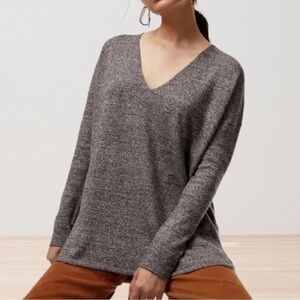 Babaton Aritzia Erin Gray V-Neck Sweater